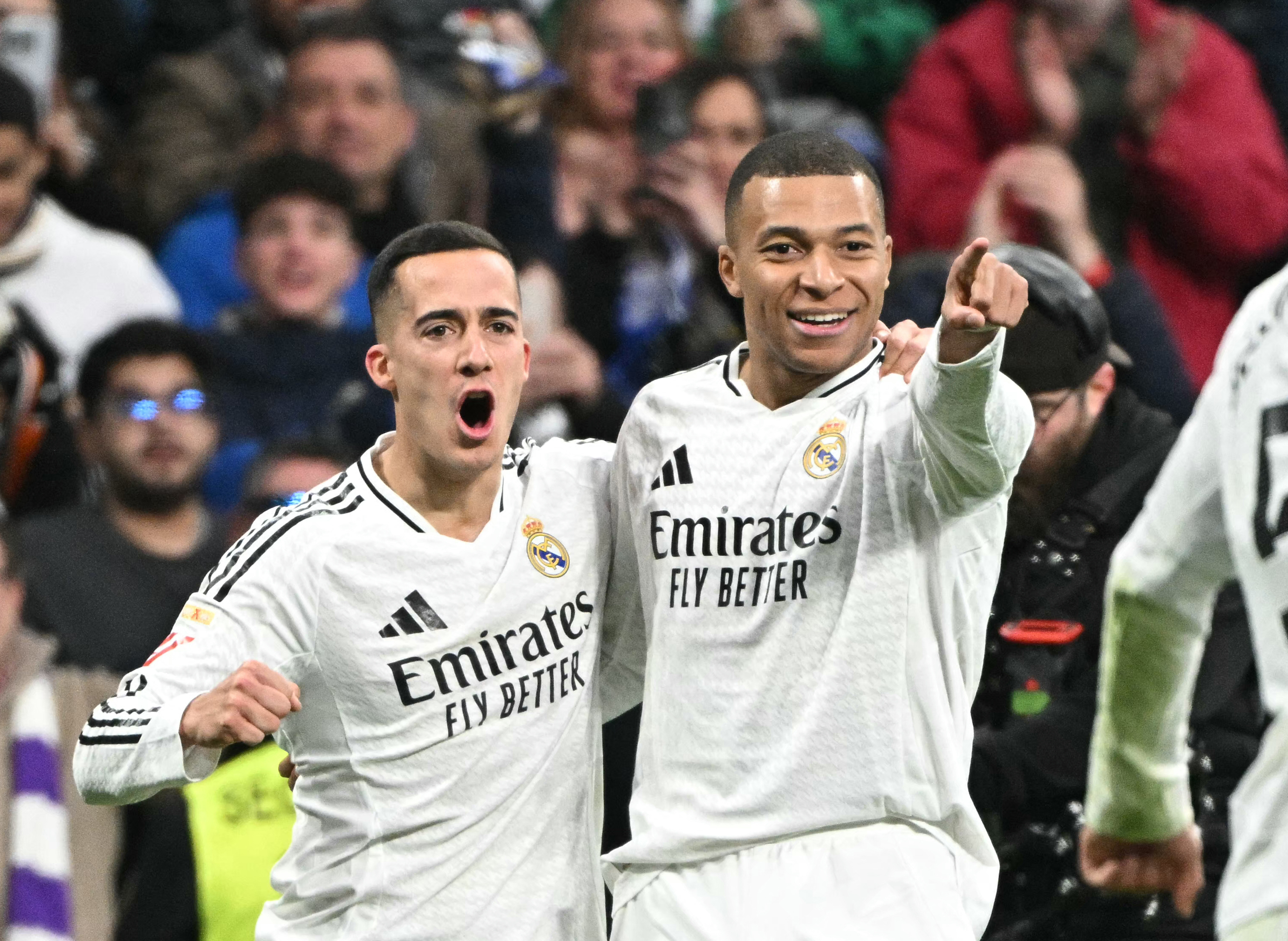 Real Madrid golea a Las Palmas y es el nuevo líder de La Liga