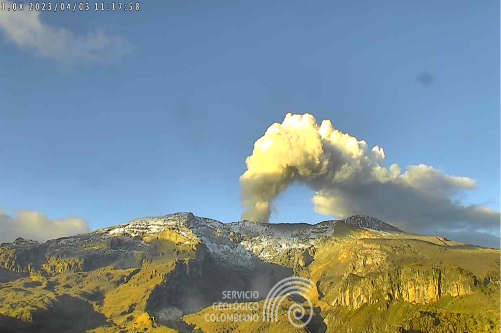 Volcán del Ruiz muestra disminución en su actividad, pero sigue siendo inestable