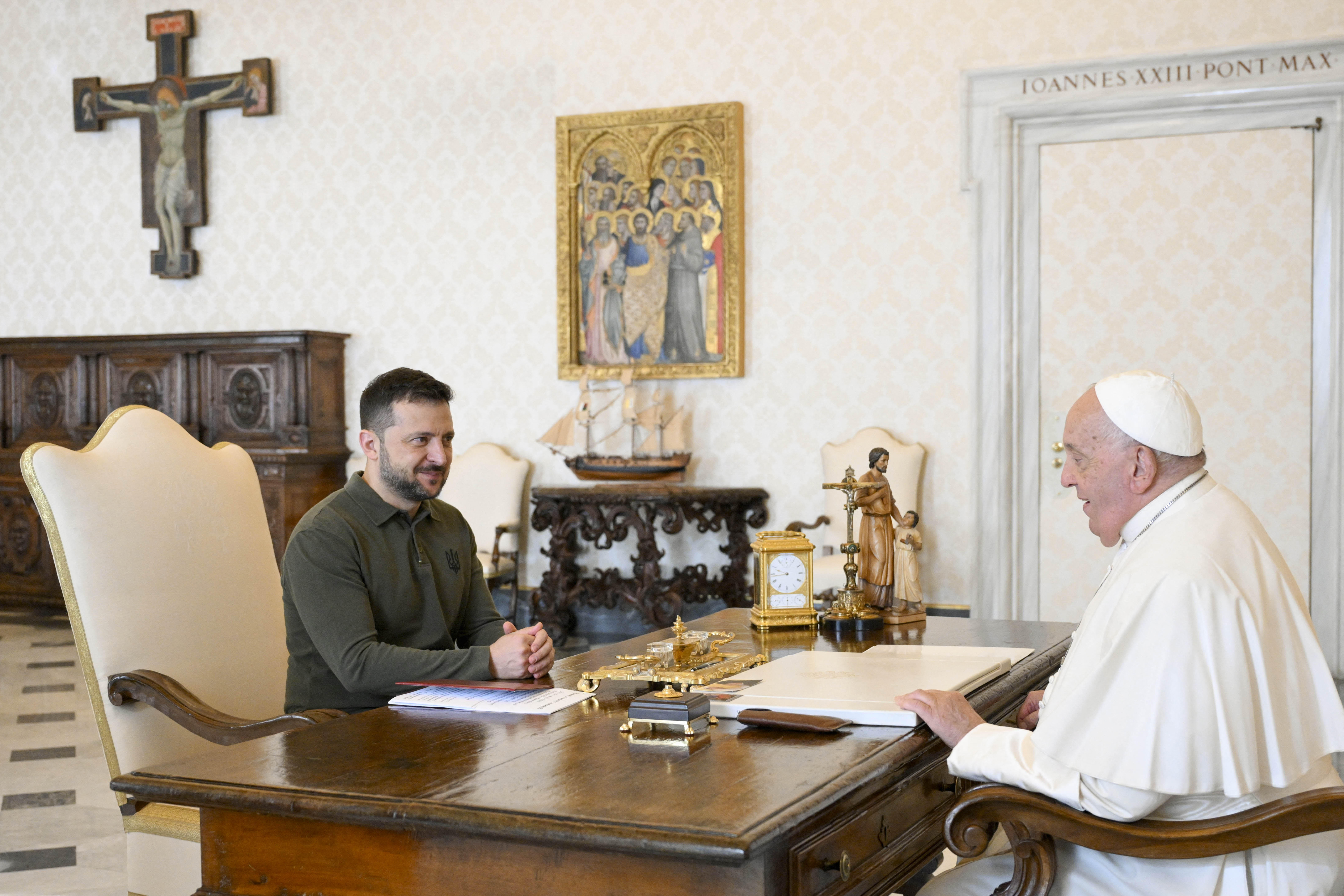 Zelenski visitó al papa Francisco en Roma para hablar de la guerra en Ucrania