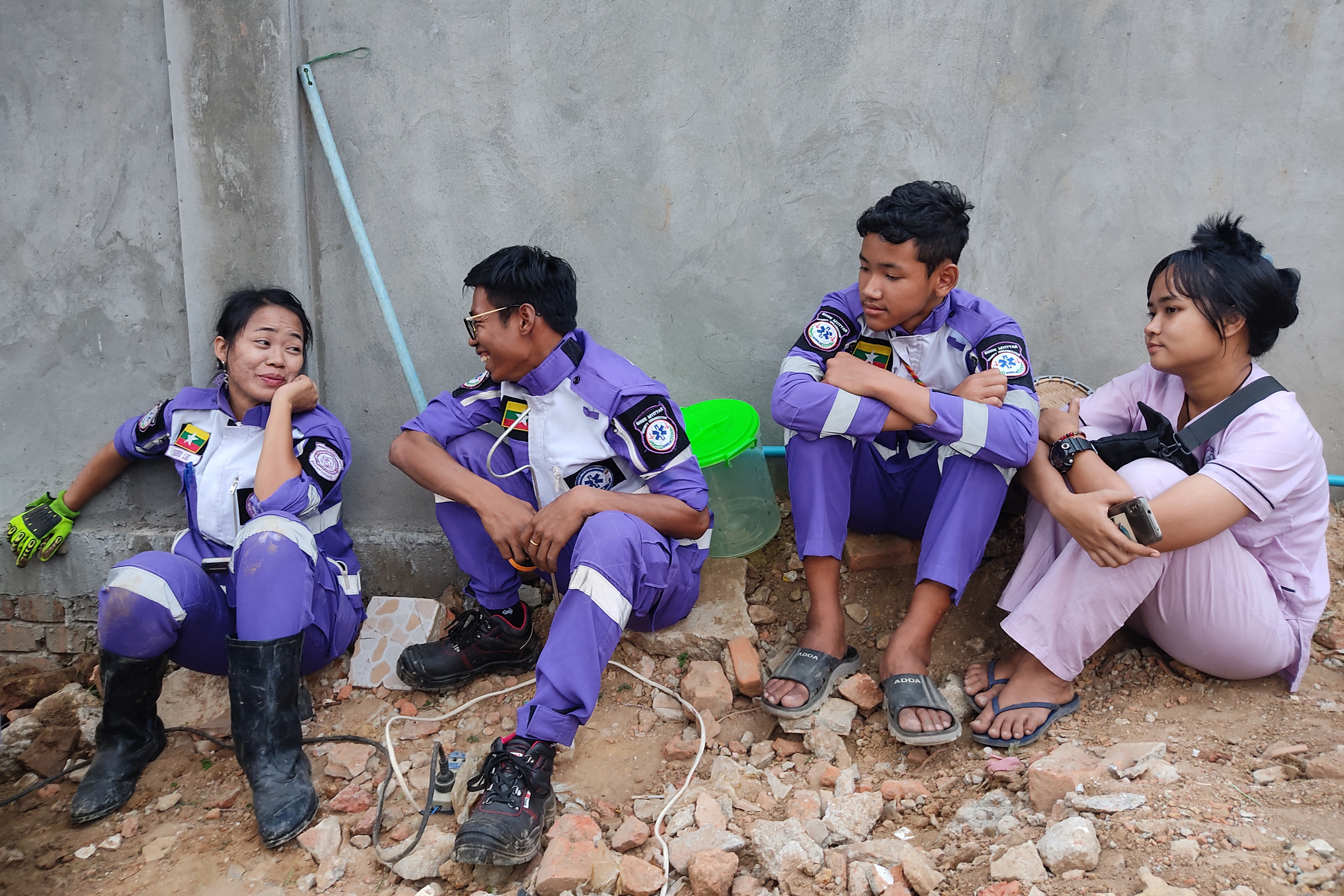 La misión del principal escuadrón de eliminación de serpientes de Myanmar es atrapar a las pitones y engatusar a las cobras para que no se enreden peligrosamente con el mundo humano y devolverlas a sus hábitats naturales.