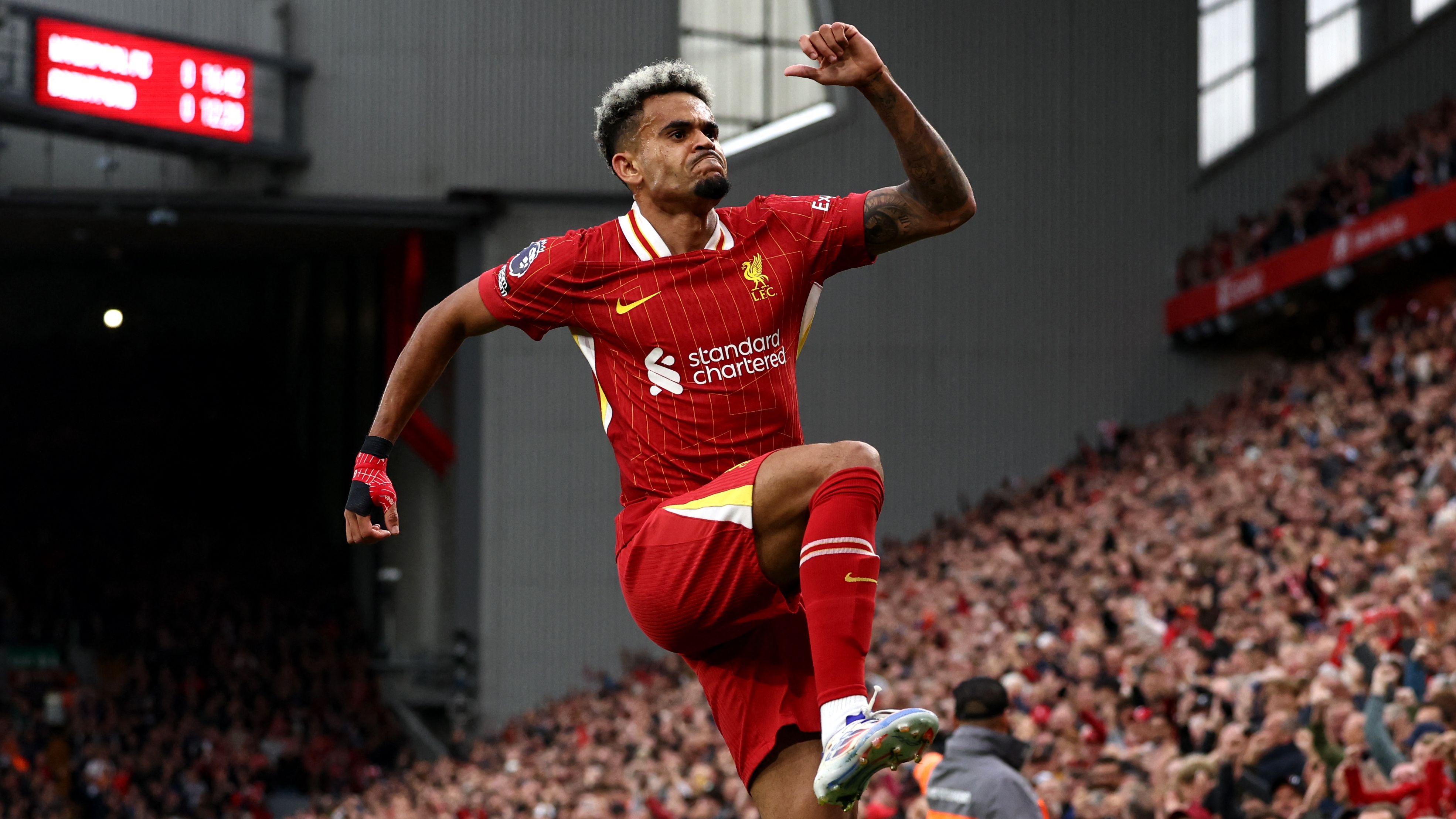 Luis Díaz fue elegido como el mejor jugador en su partido número 100 con Liverpool