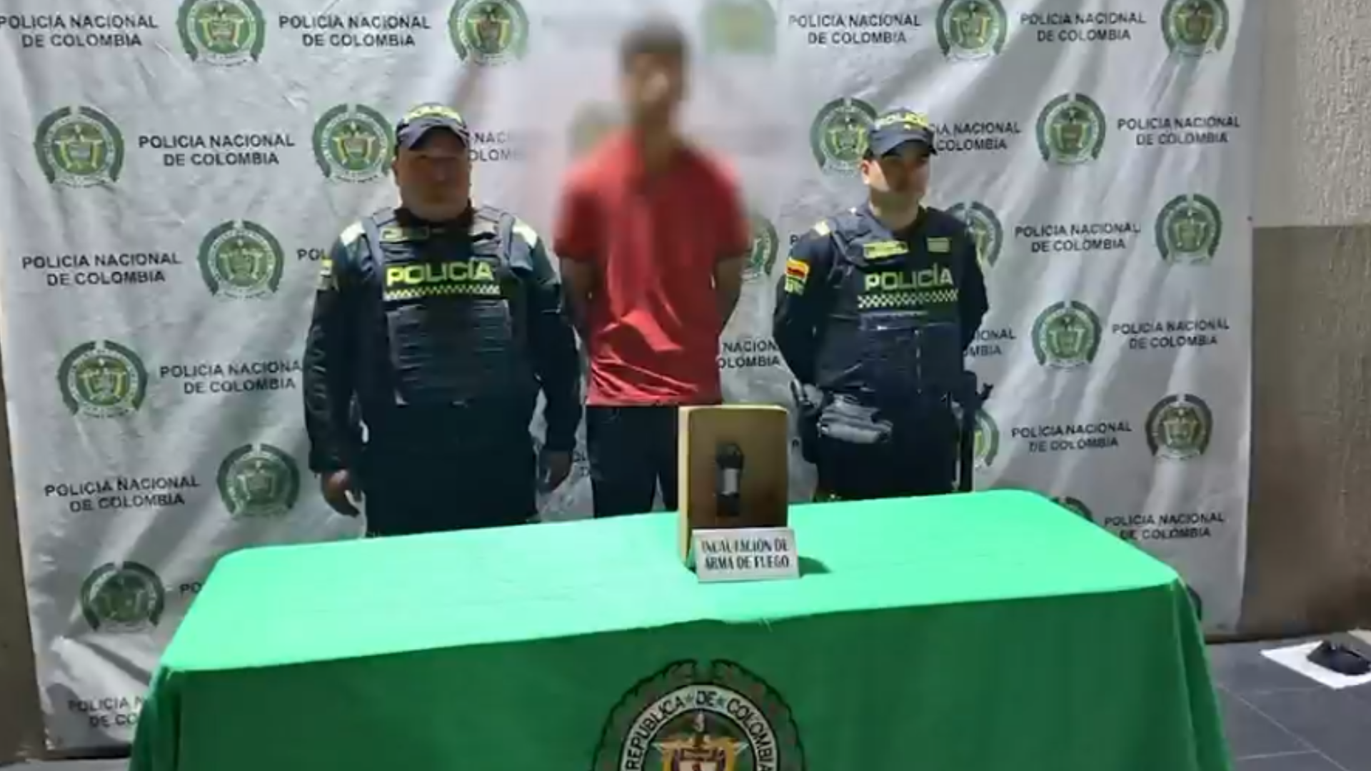 Aprehenden a menor que intentó huir con una granada en el barrio Santa Fe