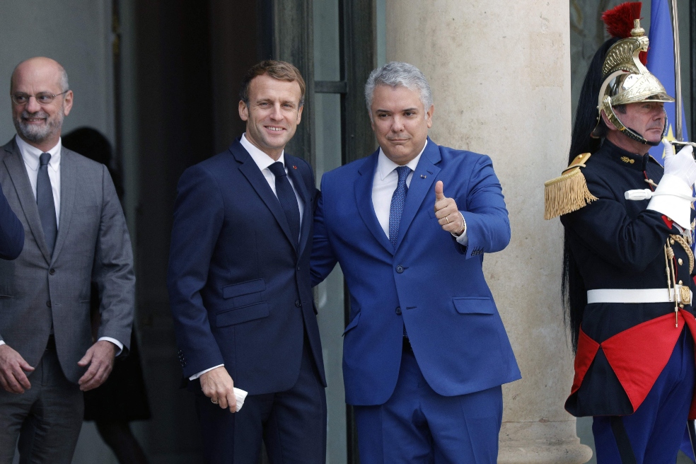 El proceso de paz en Colombia es absolutamente esencial: Macron a Duque en París