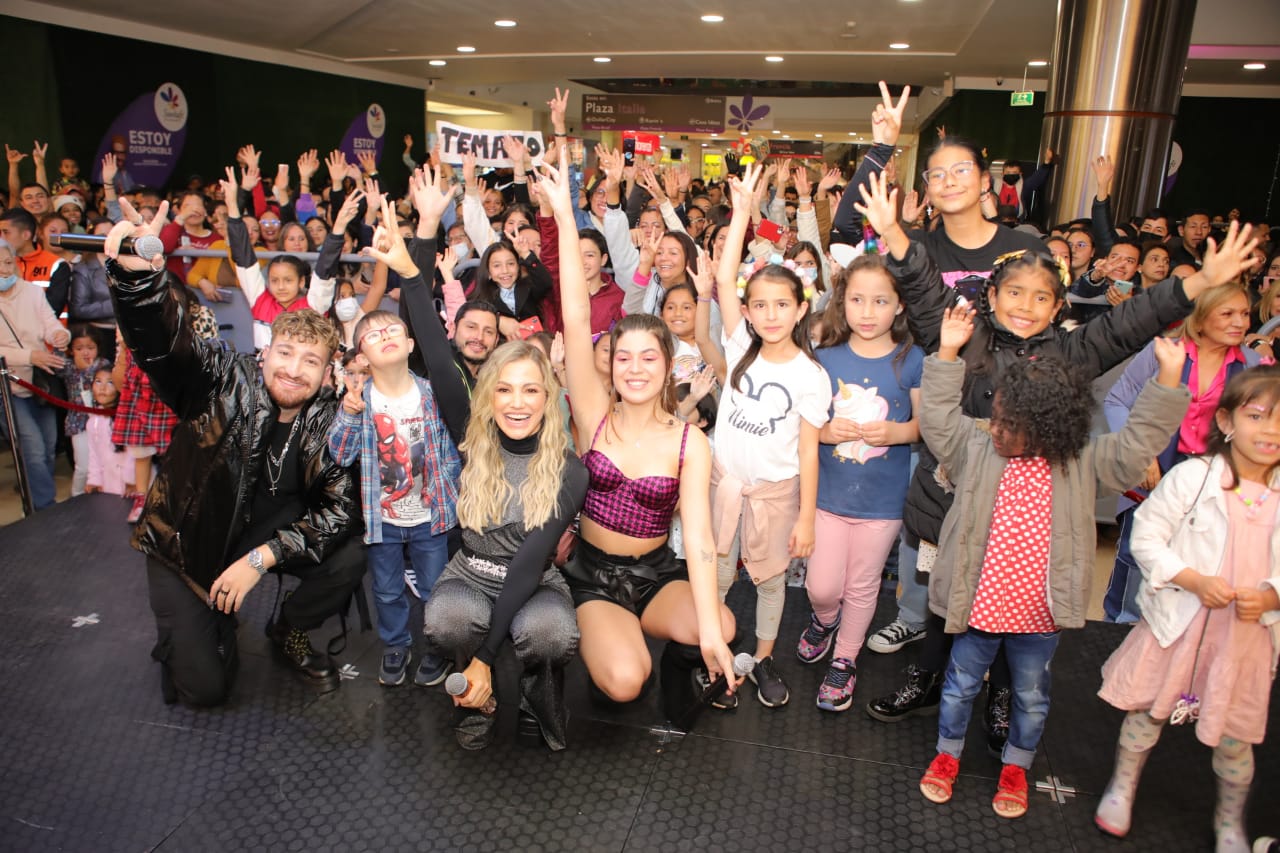 Fanny Lu puso a cantar y bailar al público del C.C. Santafé con un gran concierto