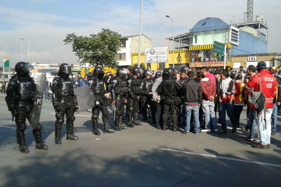 Tras la intervención del Esmad de la Policía, las autoridades lograron retomar el control de la zona. /Foto: Cortesía Karen Aroca 