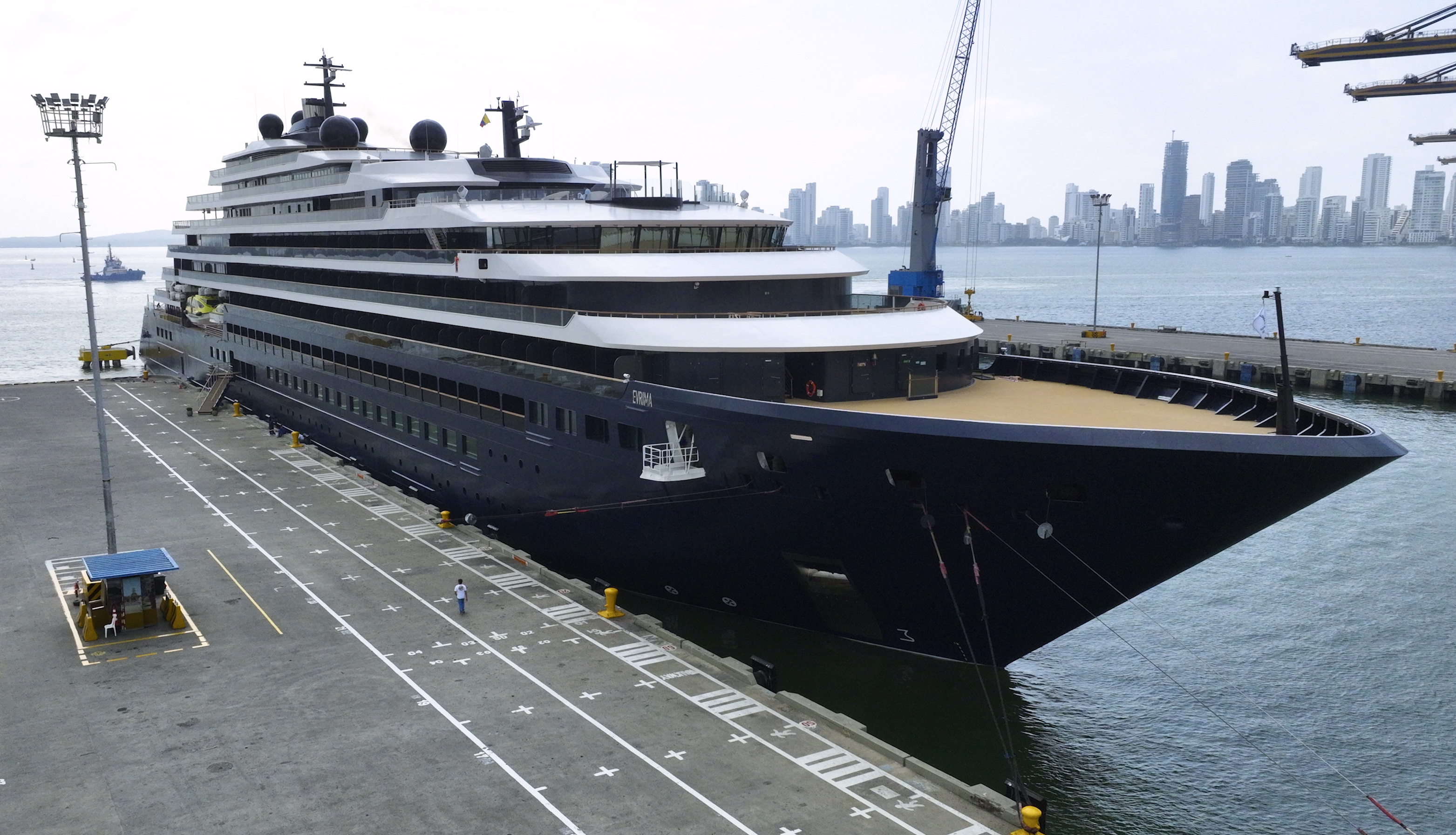 Crucero Evrima llega por primera vez a Cartagena.