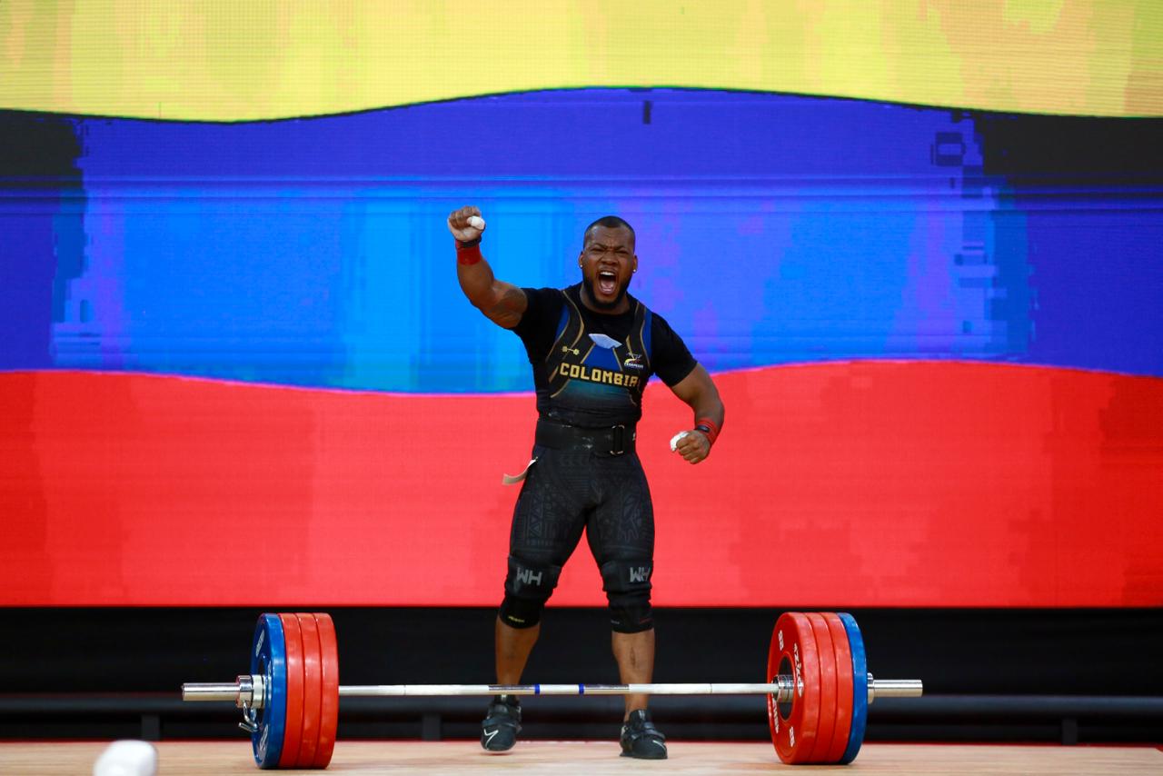 Jeison López arrasó en el Panamericano de Pesas con triple récord mundial y medalla oro
