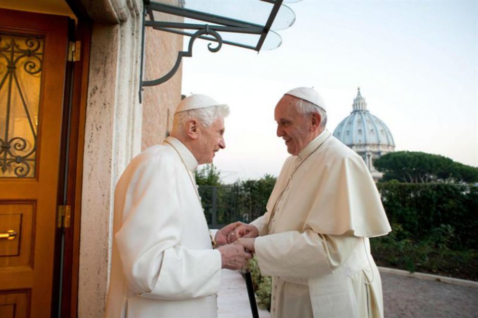 Encuentro entre el Papa Francisco y el papa emérito Benedicto XVI