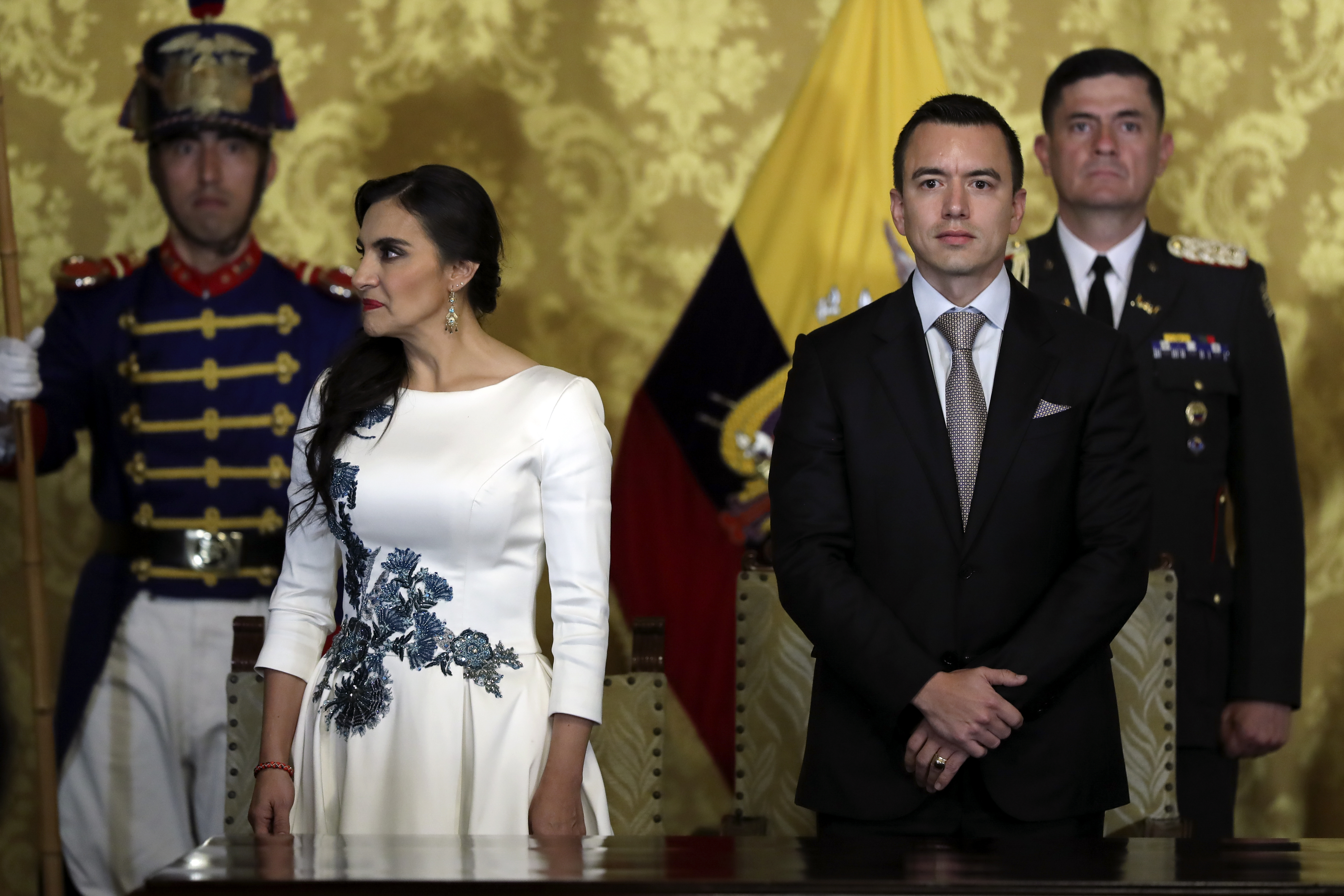 Vicepresidenta de Ecuador dijo ser hostigada por Noboa y temer por su vida