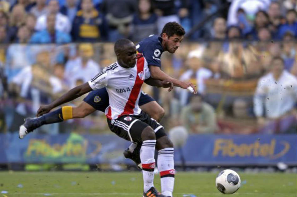 Éder Álvarez Balanta se afianza como patrón del fondo de River Plate