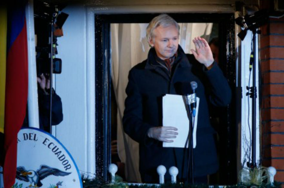 Correa acusa al Reino Unido de violar DDHH en caso Assange