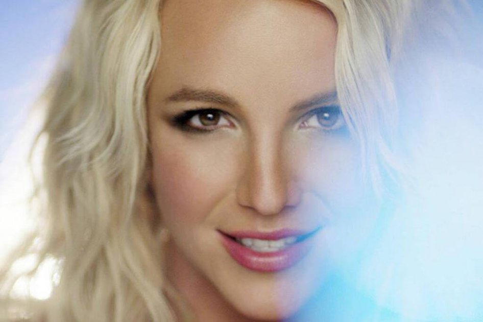Britney Spears canta para "Los Pitufos"