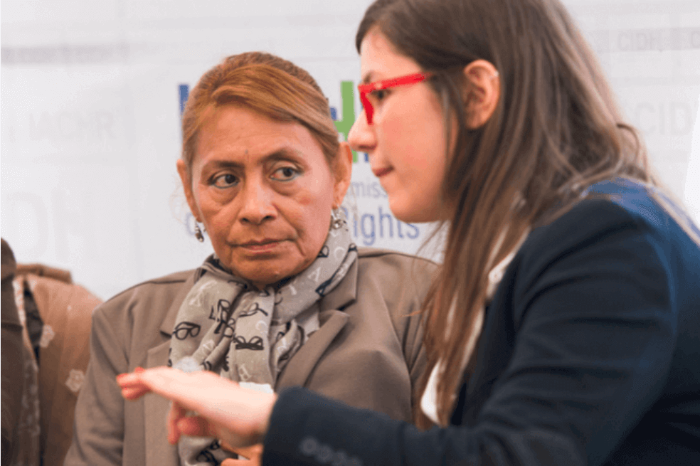 Los reclamos de Petita Albarracín, mamá de joven violada en colegio de Ecuador