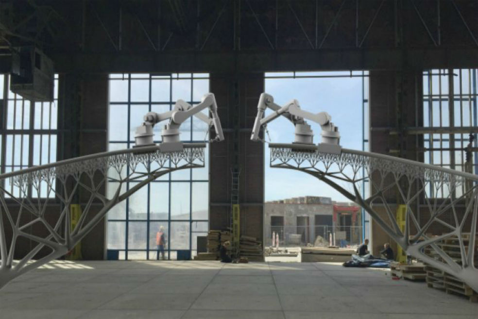 Robots construyen el primer puente hecho con impresión 3D en Amsterdam