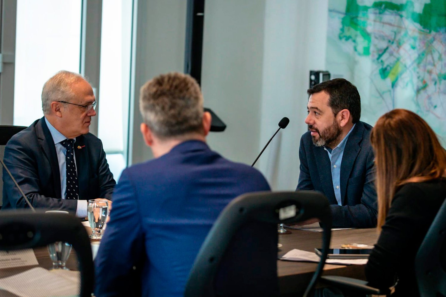 El alcalde de Bogotá sostuvo una reunión con el embajador de Francia.