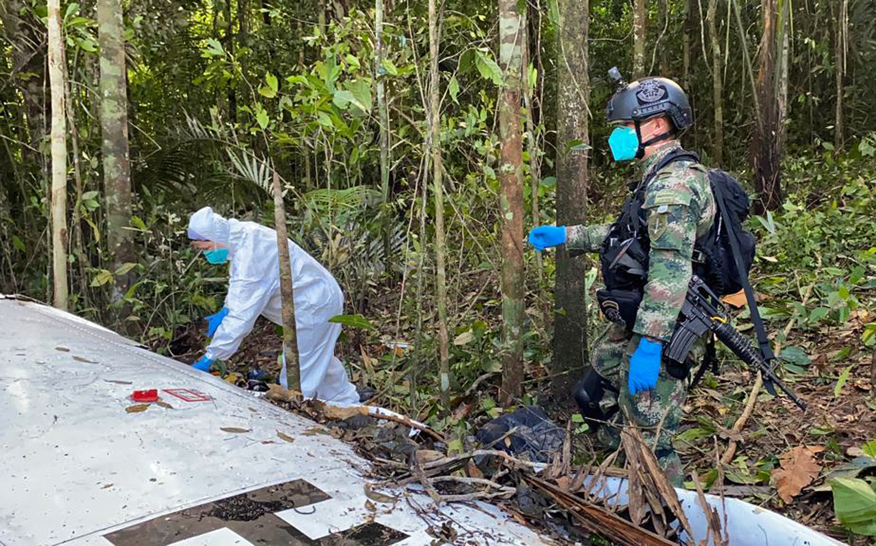 En las labores de rescate participaron más de 150 comandos especiales del Ejército e indígenas de varias comunidades del país. Los niños serán trasladados en helicópero y deberán recibir una valoración médica.