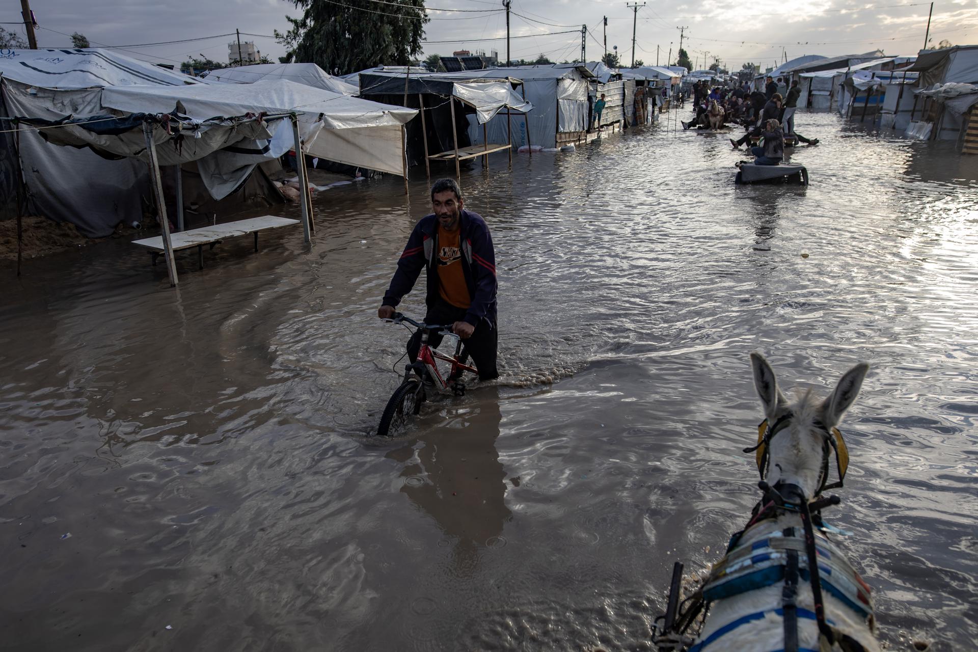 Tormentas invernales inundan Gaza y empeoran la crisis humanitaria