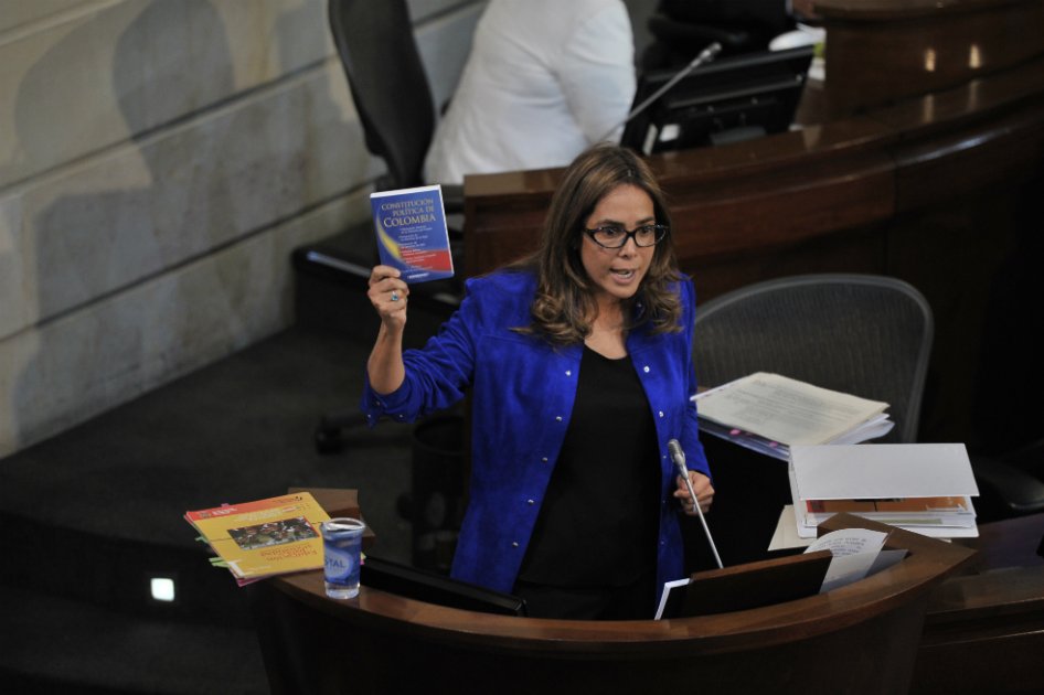 Ministra Parody asegura que debate de control político se dio por ser lesbiana