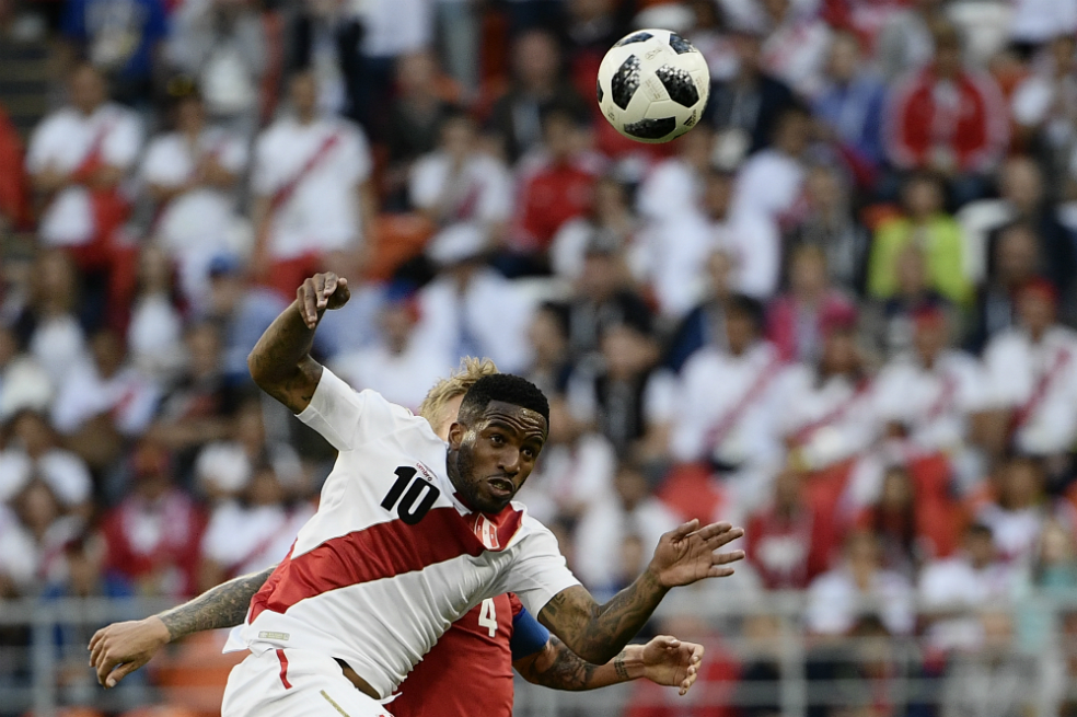 El jugador peruano Jefferson Farfán ingresó a la clínica por un golpe en la cabeza