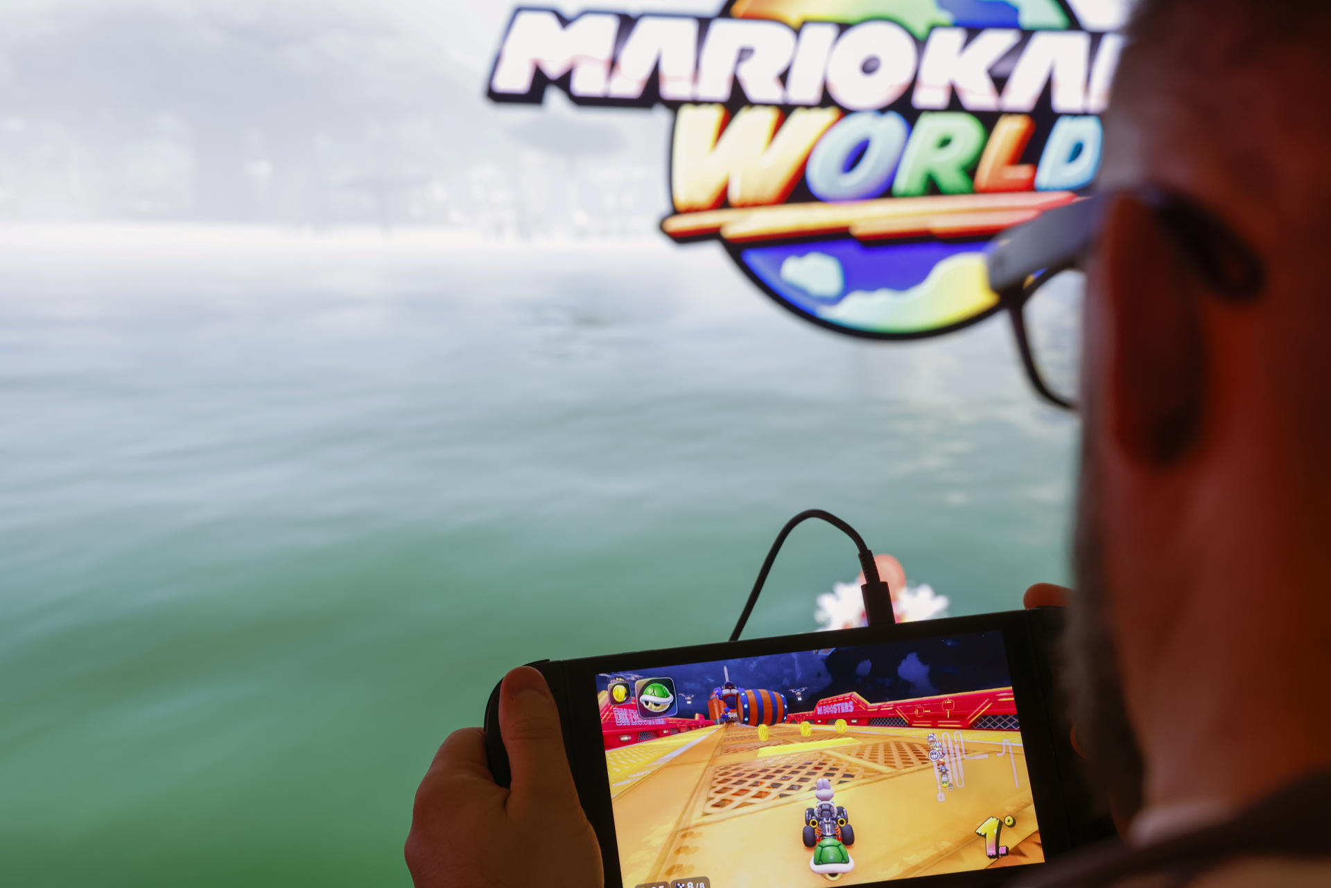 MADRID, 09/05/2025.- A falta de un mes para que salga a la venta en todo el mundo, Nintendo presenta en España su nueva apuesta, Nintendo Switch 2, la evolución de una videoconsola que ha conquistado más de 152 millones de hogares gracias a su innovador sistema de consola híbrida y juegos para toda la familia con personajes emblemáticos como Super Mario o Zelda.EFE/ Blanca Millez
