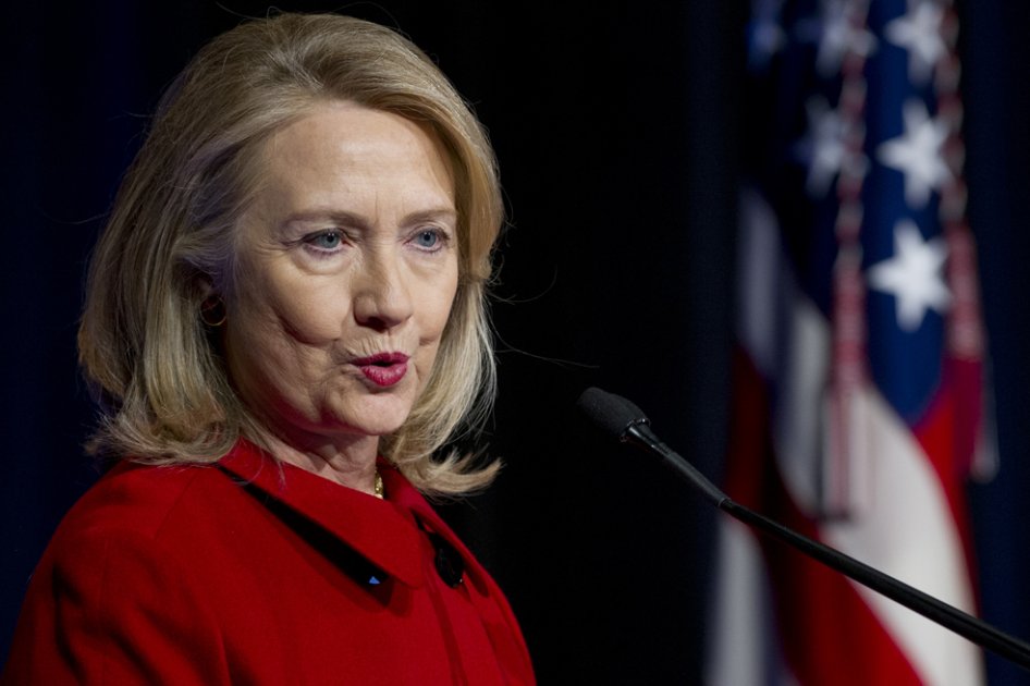 Hillary Clinton, en desventaja frente a republicanos en tres estados clave