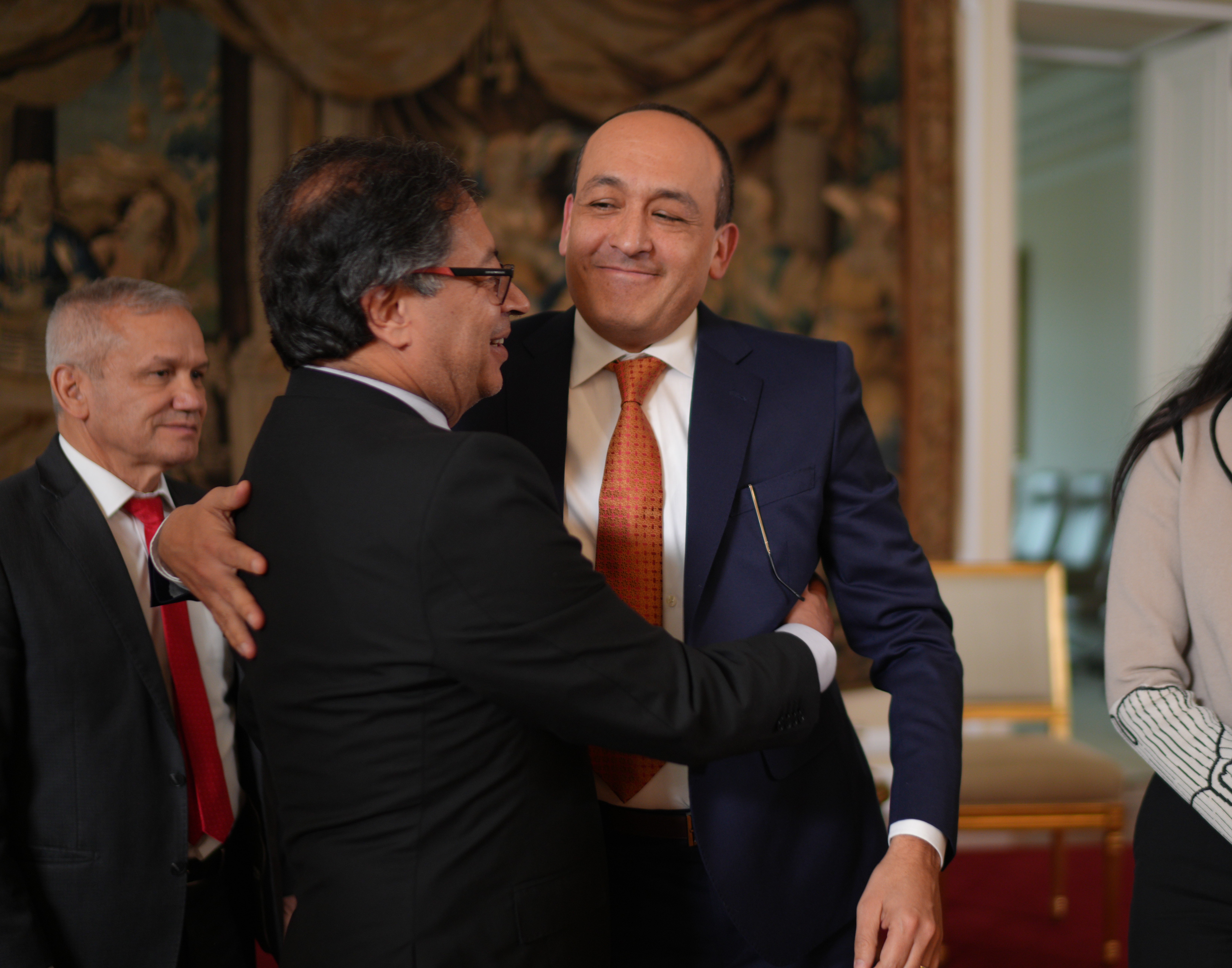 “Es magistrado o defensor de Petro”: Oposición se va contra Vladimir Fernández