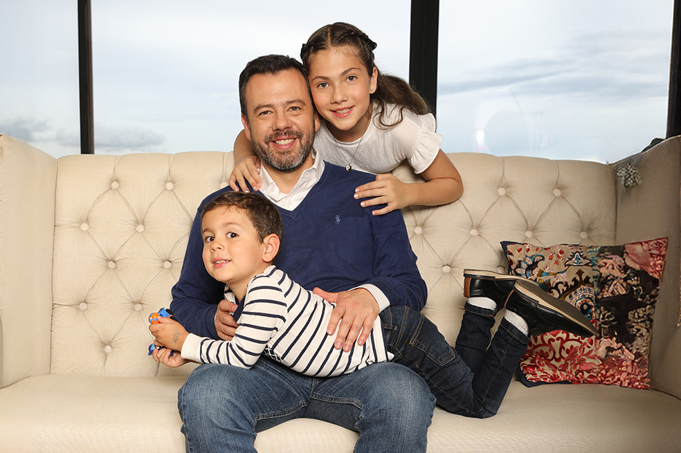 CARLOS FERNANDO GALAN Y SU FAMILIA