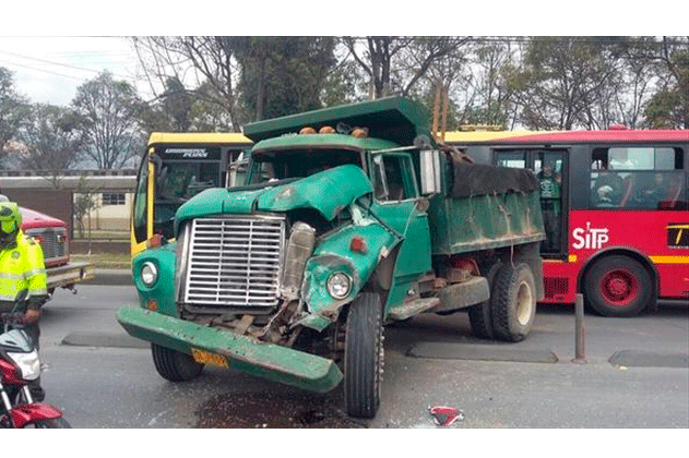 Accidente en TransMilenio deja 20 personas heridas