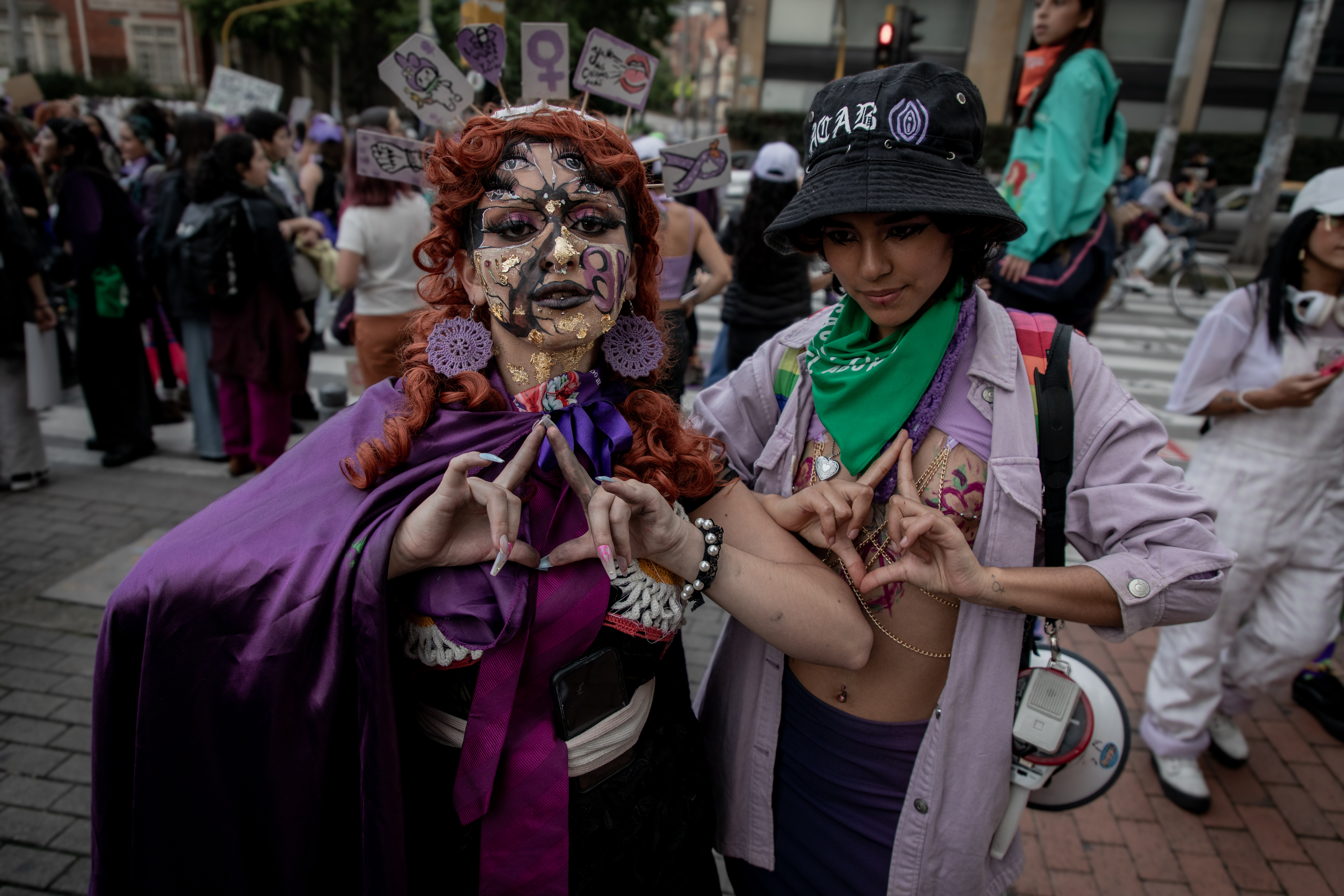 Marchantes que salieron a las calles este este sábado 8 de marzo desde la Calle 45 con carrera Séptima hasta la Plazoleta del Concejo de Bogotá en el marco de la conmemoración del Día Internacional de la Mujer