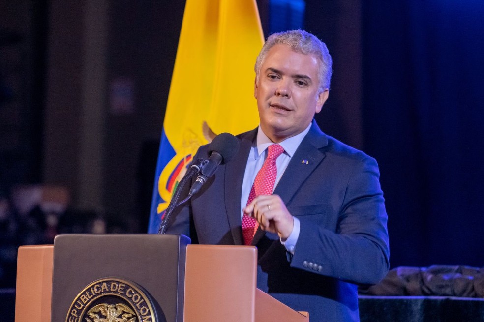 Duque invita al país a prepararse para ver entre 30 y 40 mil contagios diarios