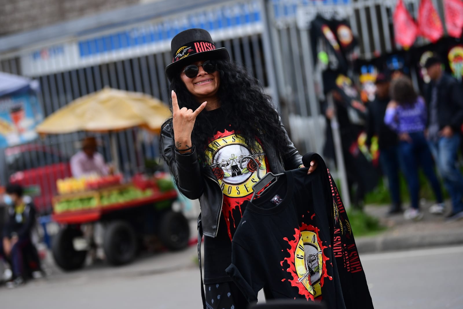Miles de seguidores se preparan para disfrutar del concierto de la mítica banda de rock.