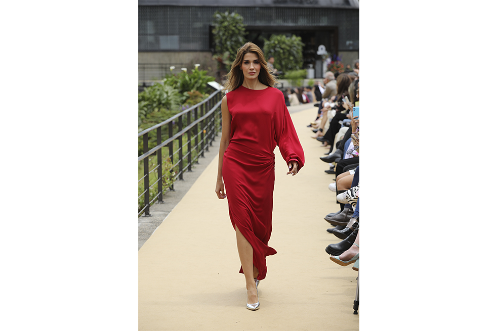 Desfile Faride Ramos en el Jardín Botánico