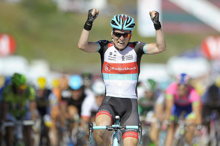 Jan Bakelants gana en Ajaccio y se viste de amarillo