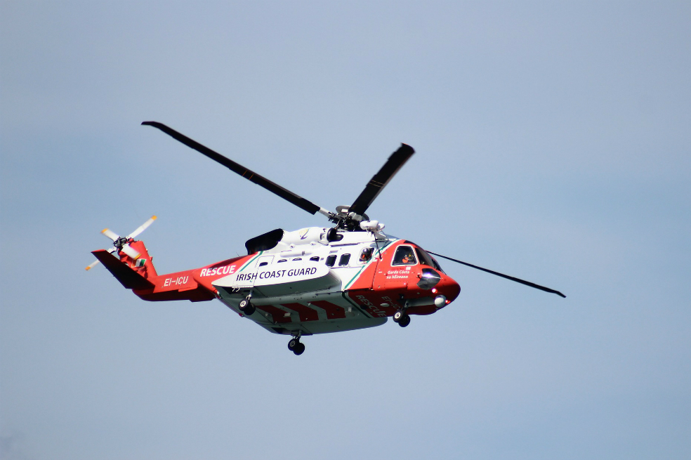 Dos muertos tras la caída de un helicóptero a río de Nueva York