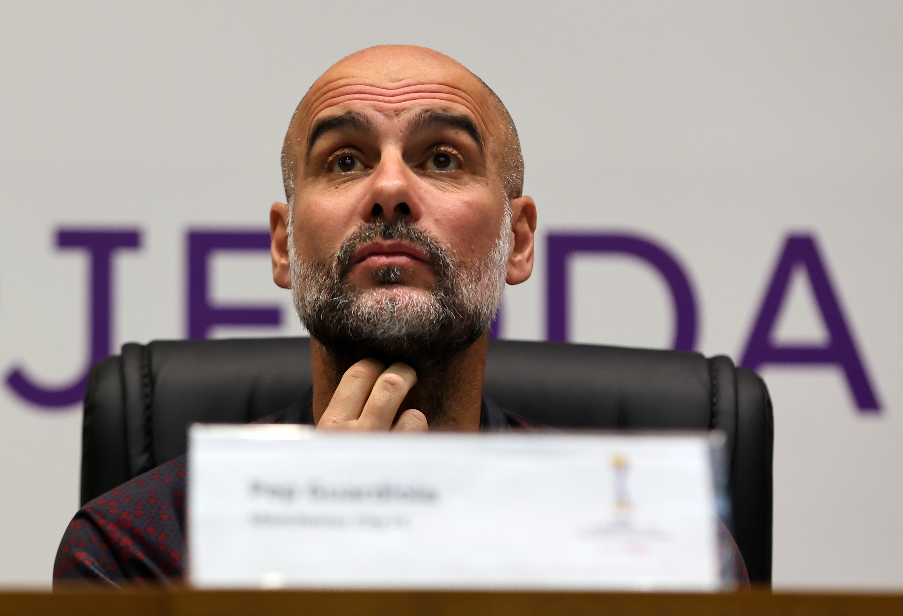 Jeddah (Saudi Arabia), 18/12/2023.- Manchester City manager Pep Guardiola attends a joint press conference at the FIFA Club World Cup in Jeddah, Saudi Arabia, 18 December 2023. Urawa Red Diamonds face Manchester City in the FIFA Clubs World Cup seminfinal on 19 December 2023. (Mundial de Fútbol, Arabia Saudita) EFE/EPA/ALI HAIDER