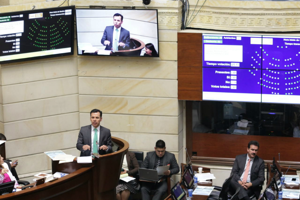 Senado aprueba reglas de la JEP con modificaciones del uribismo