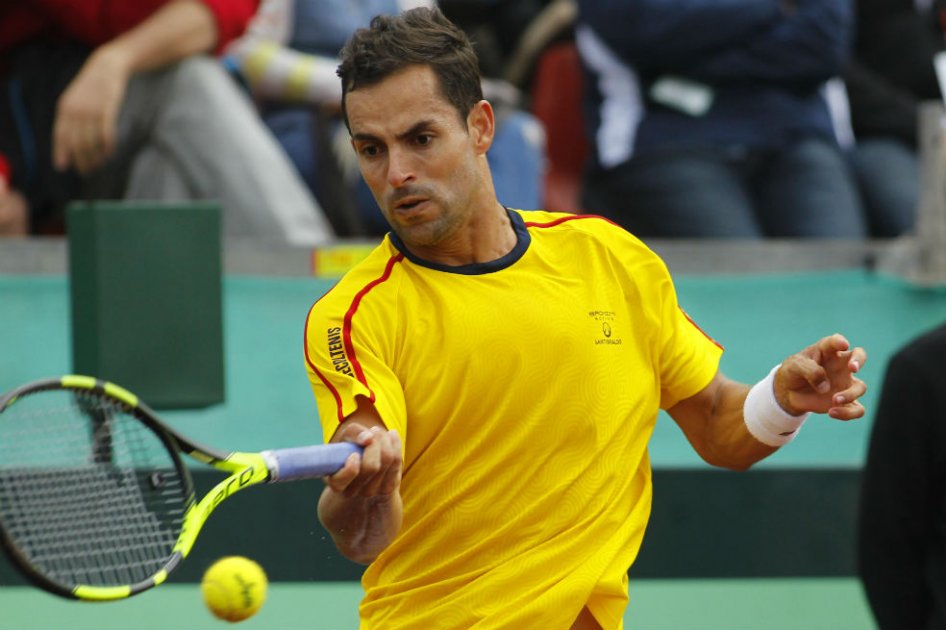Santiago Giraldo se retiró del cuarto partido de la Copa Davis contra Chile. Foto: AFP