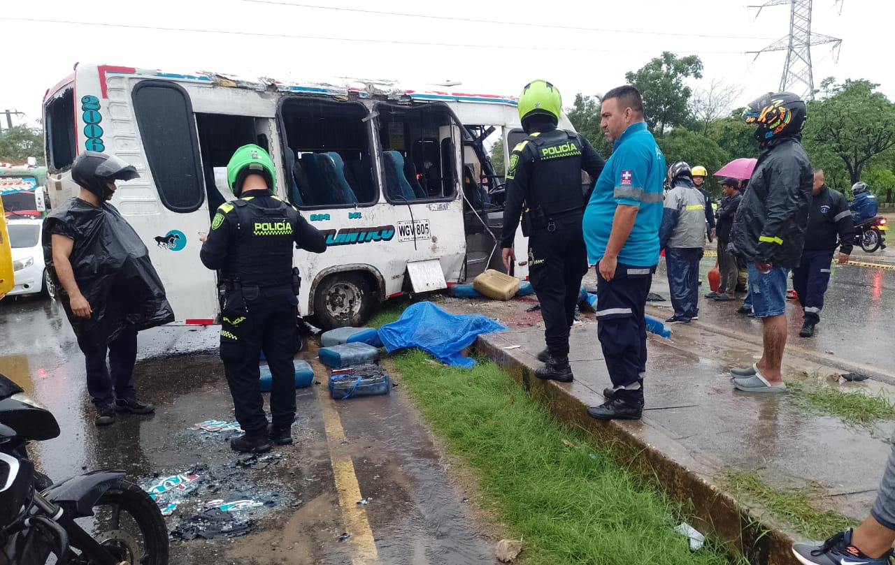 Accidente entre bus y moto dejó un muerto y varios heridos en Soledad, Atlántico