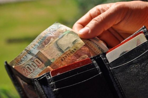 Con acción de cumplimiento, buscan que Gobierno aumente salario de empleados públicos