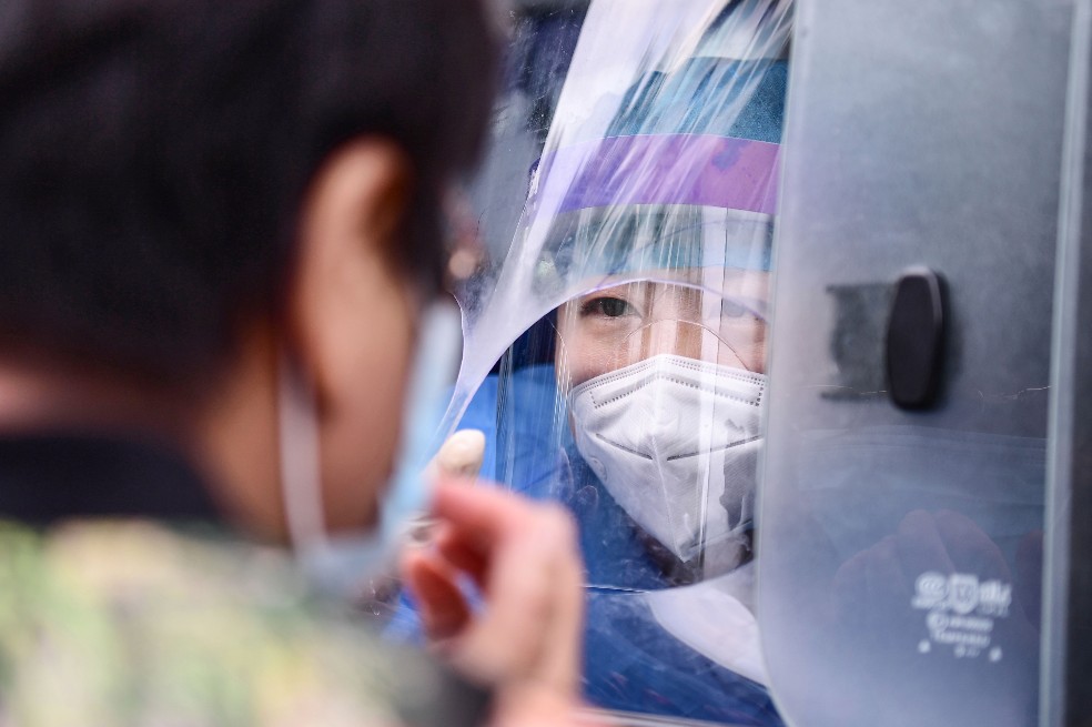 China confirma más de 100 nuevos casos de coronavirus en las últimas 24 horas