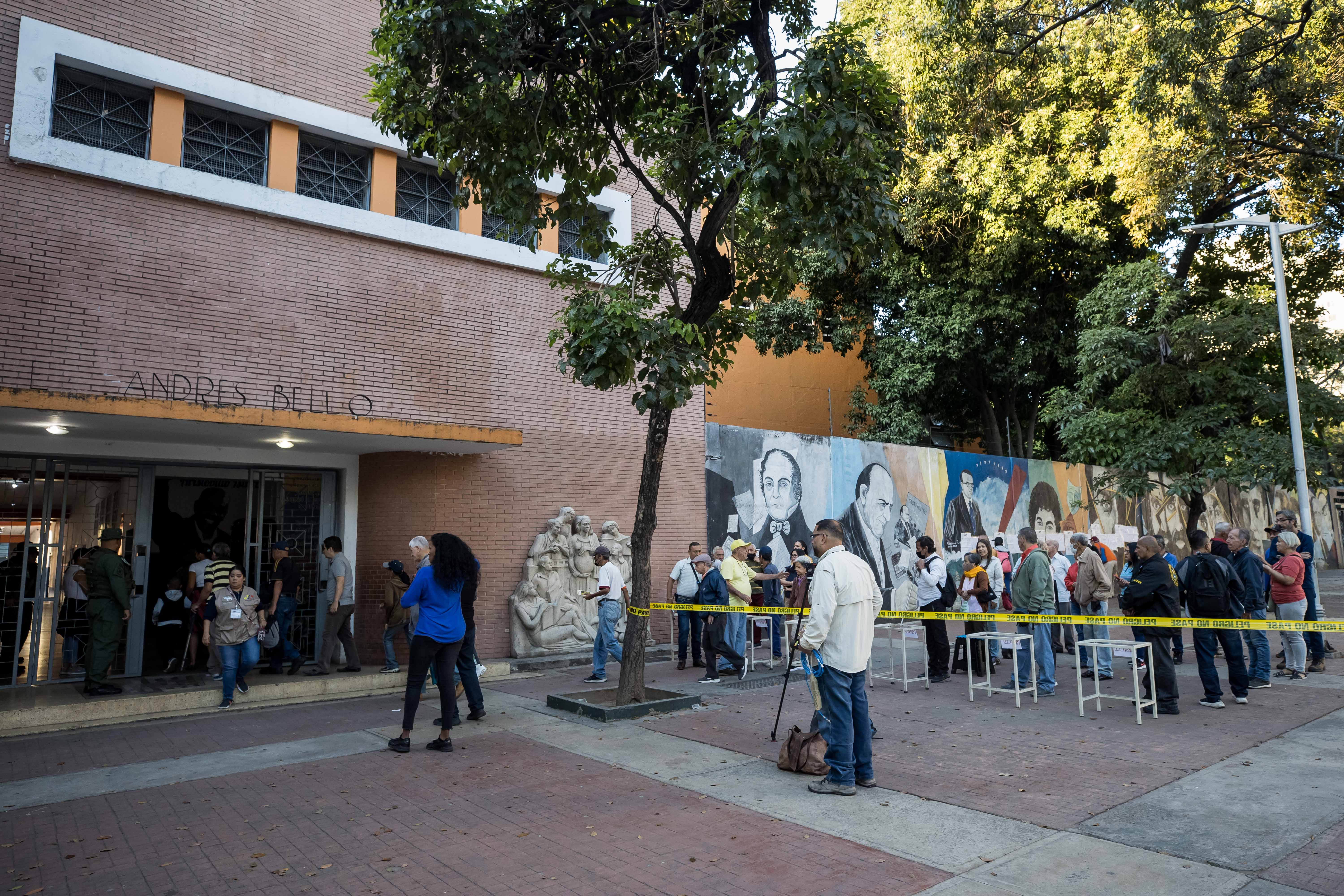 Venezuela: extienden las votaciones del referendo consultivo sobre el Esequibo