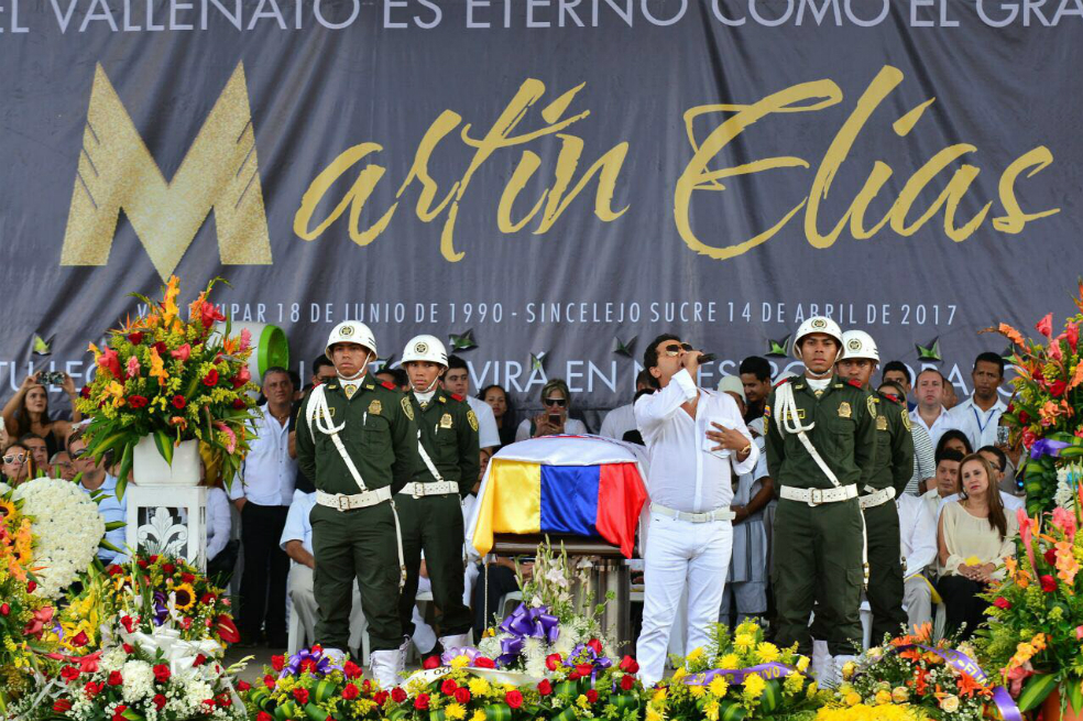 Lágrimas y versos despidieron a Martín Elías