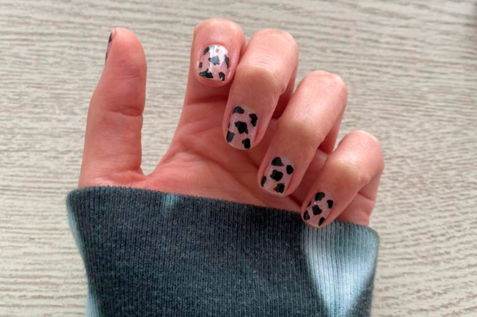 Uñas decoradas: 5 pasos para usar stickers y lograr un manicure perfecto