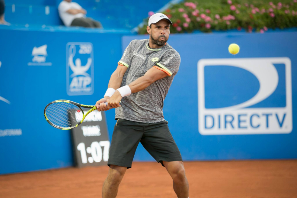 Alejandro Falla clasificó a octavos de final del ATP de Quito