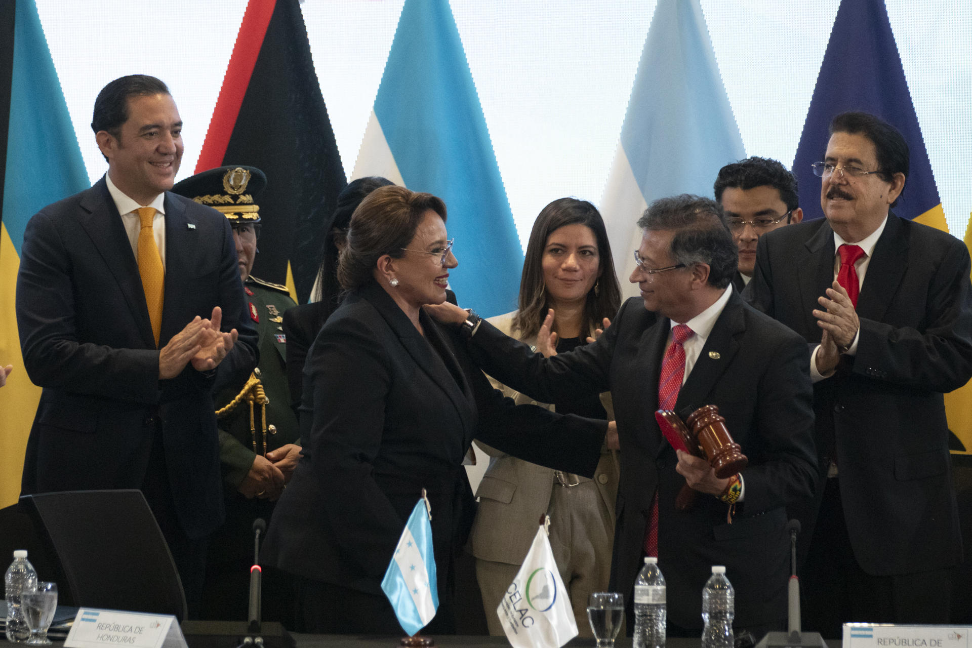Cumbre de la Celac: líderes prometen unidad ante la guerra comercial de Trump