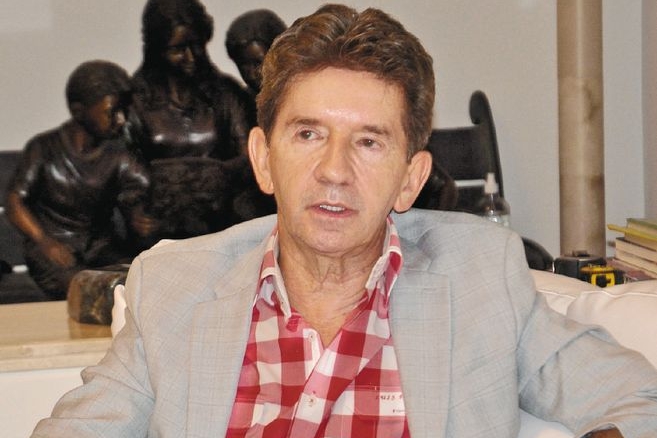 El exgobernador de Antioquia Luis Pérez.