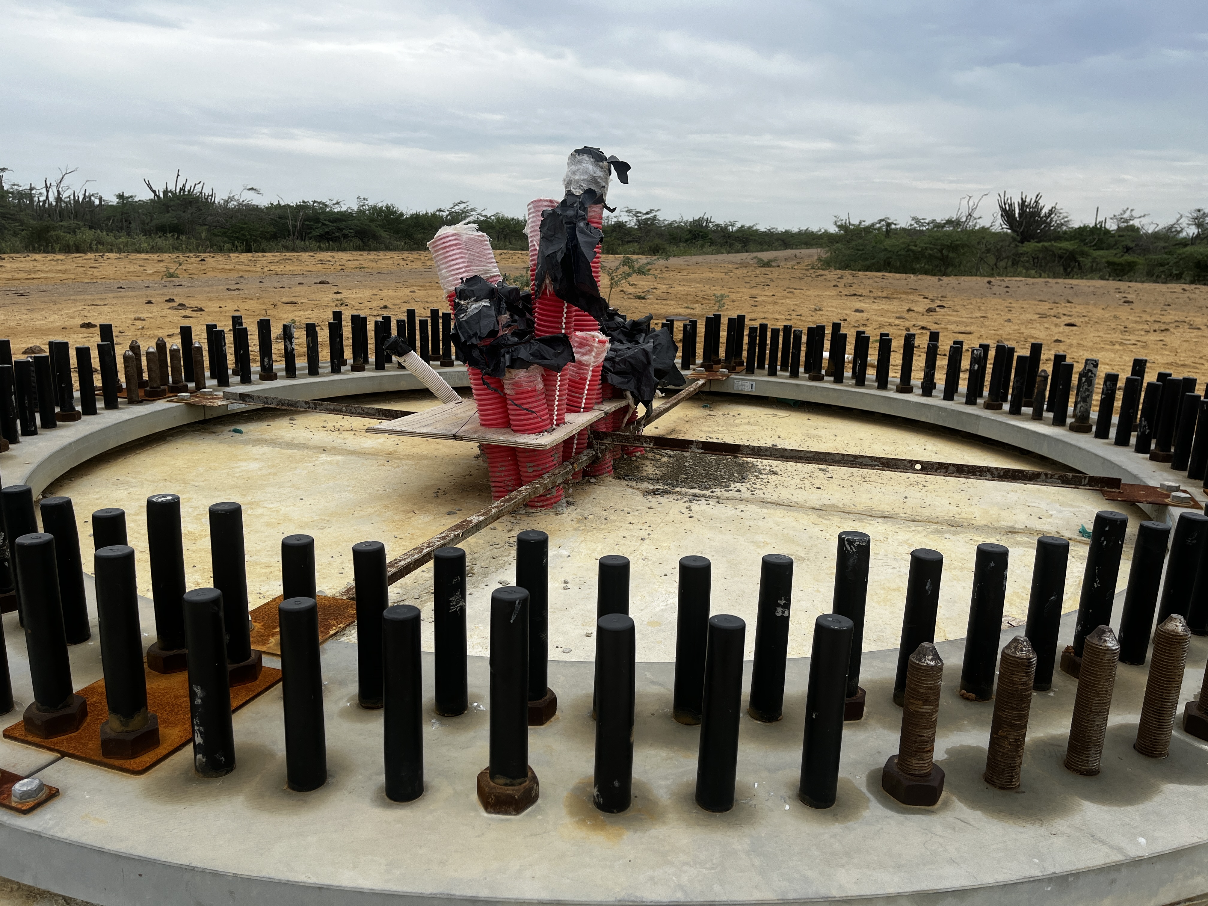 Proyecto energético en la Guajira es ejecutado con acciones de ENEL, afectando el patrimonio del Distrito.