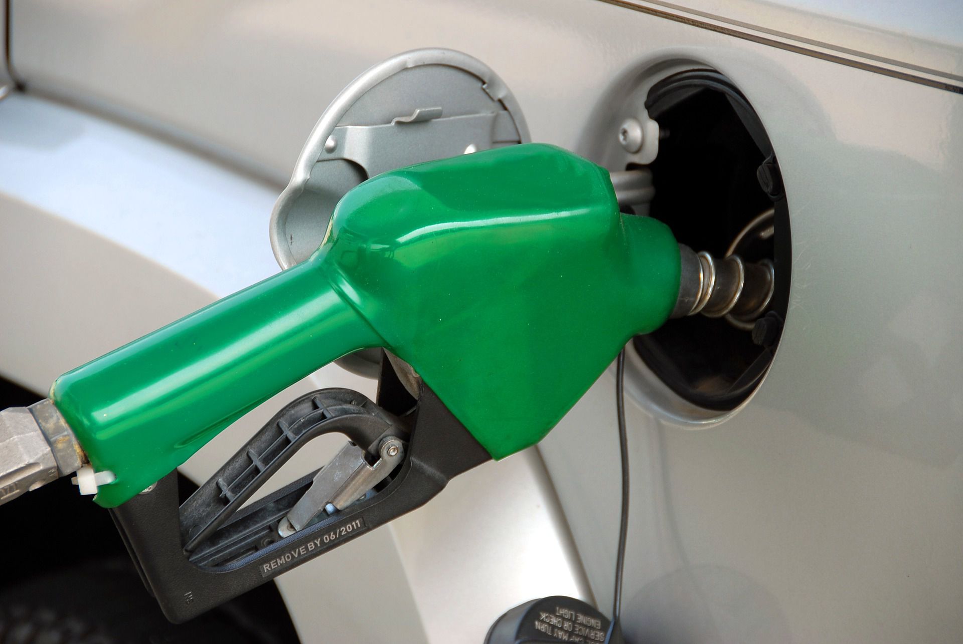 ¿Hasta cuándo subirá la gasolina en Colombia?: responde el ministro de Hacienda