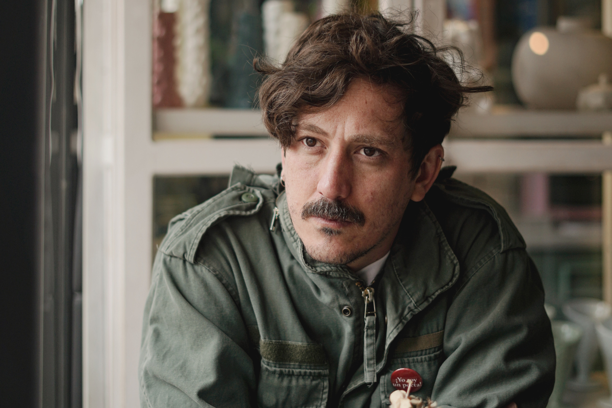 Simón Mesa Soto sobre la adaptación de ‘Un poeta’: “No veo por qué no dar el visto bueno”