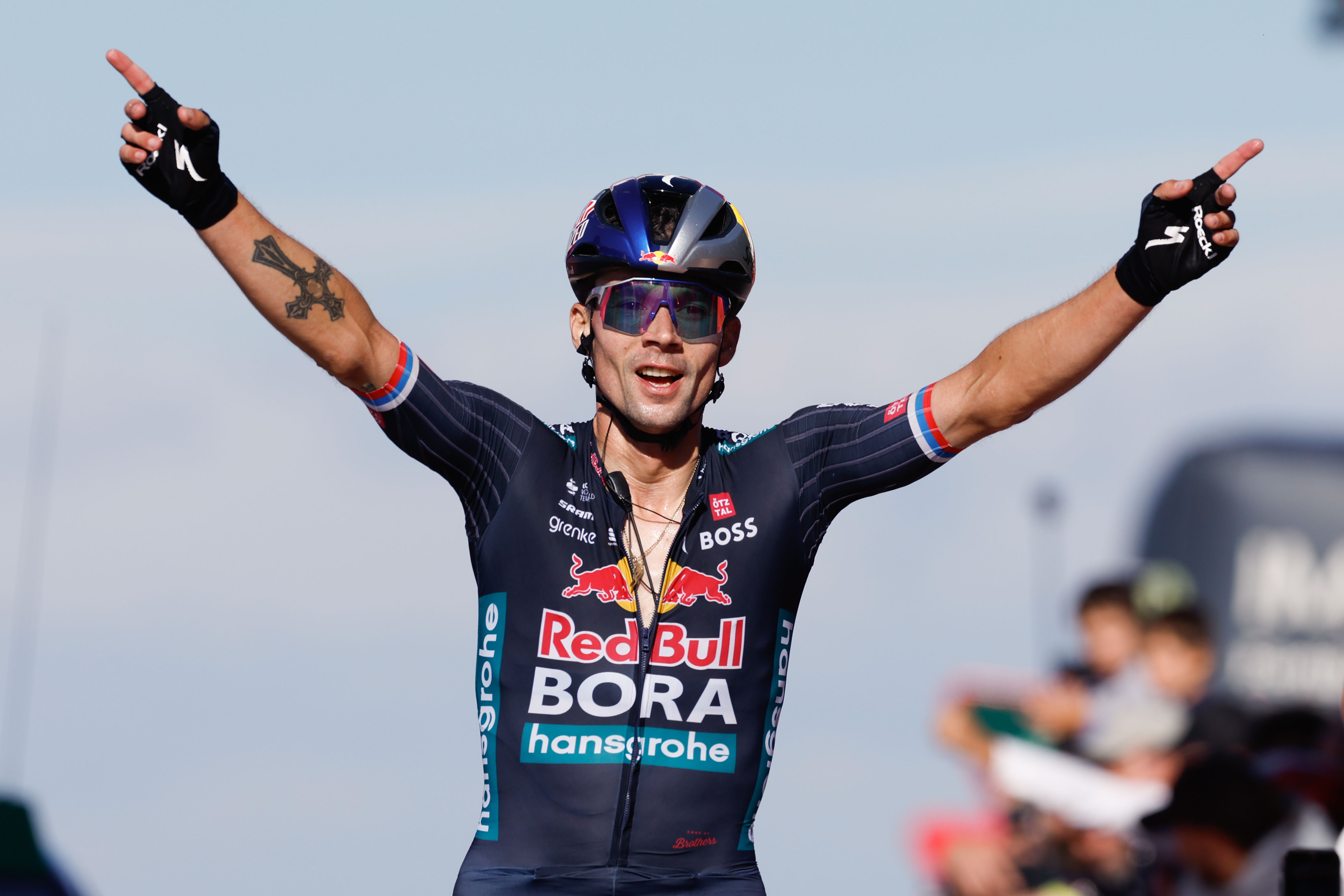 Primoz Roglic ganó etapa, es nuevo líder en la Vuelta a España y será el campeón